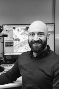 Portrait of Paul Slezak in a laboratory