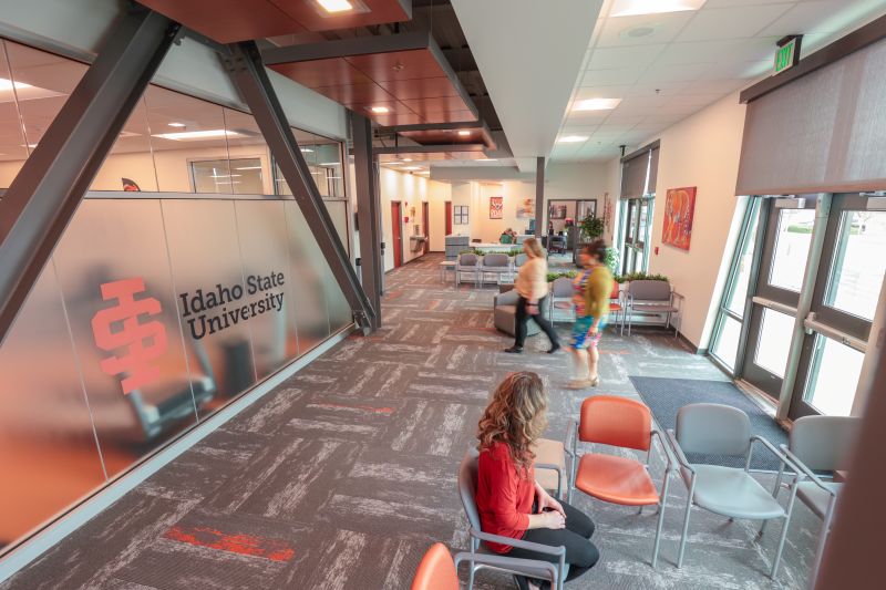 Picture of the ISU Meridian clinic lobby