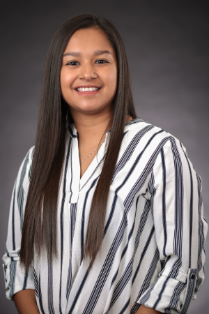 Sandy A Headshot 300 x 450